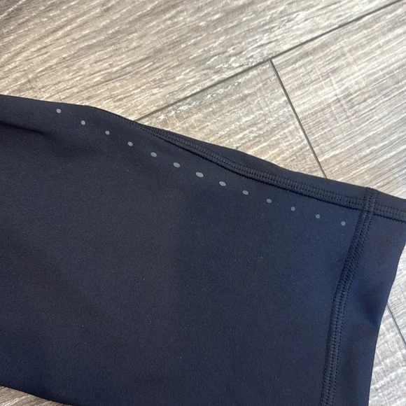 Black Lululemon Cropped Reflective Leggings size 10